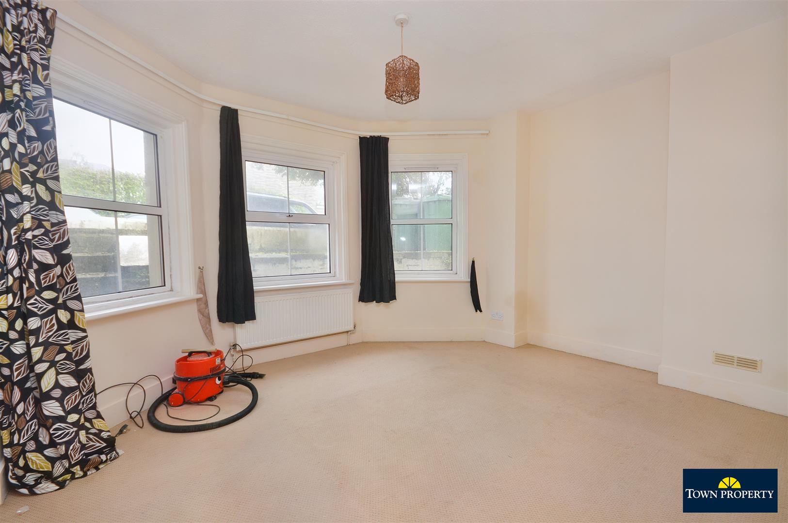 Property Details for Upperton Gardens Eastbourne BN21 2AF Town